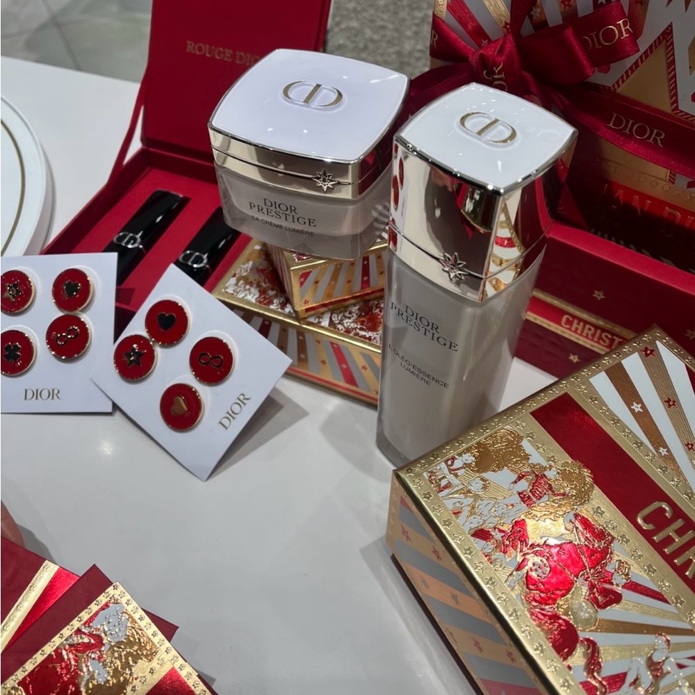 Dior beauty gift Brooch Set - Picture 3 of 5